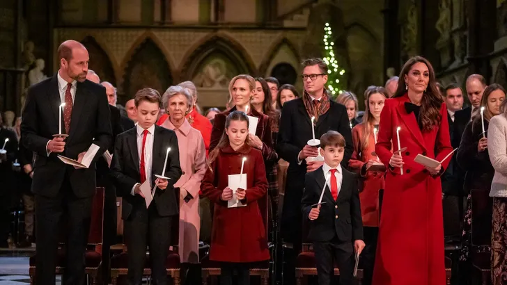 Kerstkaart William en Kate – foto van prins William, prins George, prinses Charlotte, prins Louis en prinses Kate tijdens Together at Christmas, december 2024.