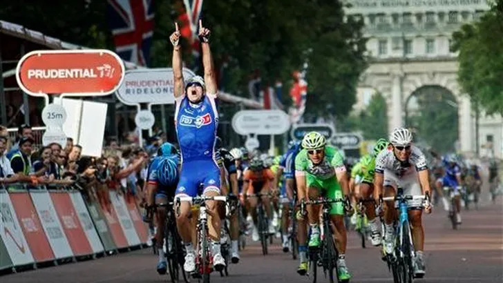 Demare wint Ride London Classic, Van Poppel vijfde