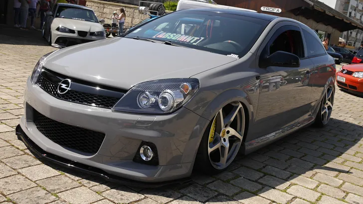 Belgische politie flitst Opel Astra met 696 km/u: administratieve blunder gaat viraal