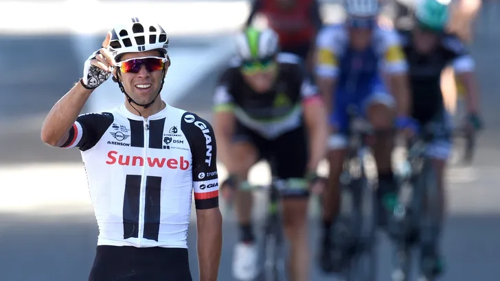 Tour de France: Matthews wint waaieretappe, Daniel Martin verliest tijd