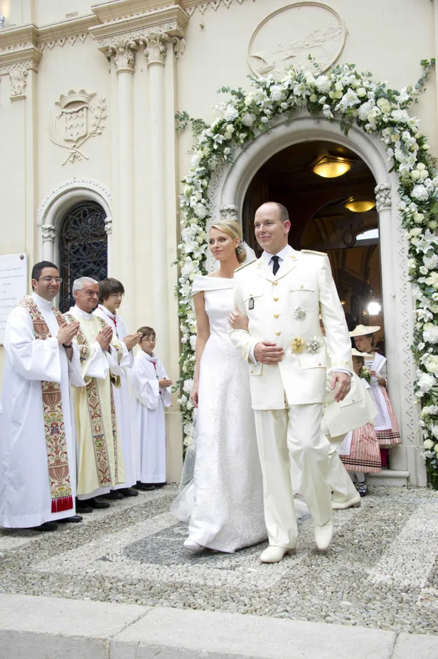 De prinselijke bruiloft van 2011 tussen prins Albert en prinses Charlene. Dit is hun liefdesverhaal.
