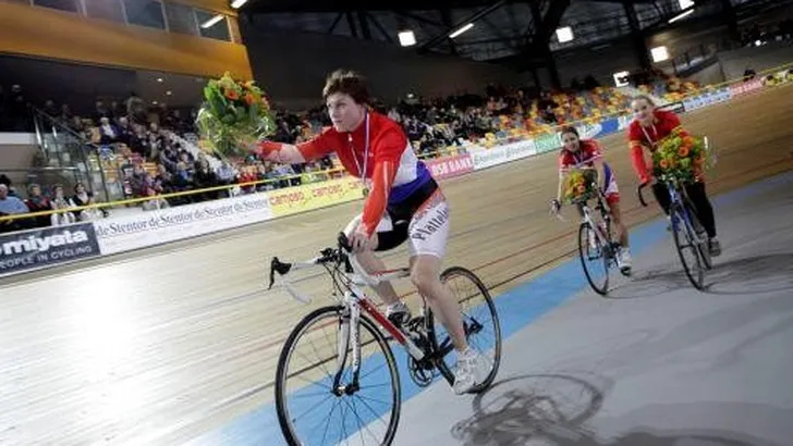 Kanis wint nu ook goud op de keirin