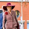 Ruitjes season! Koningin Máxima ziet er feestelijk uit in Assen | Nouveau