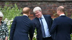 Charles Spencer, de broer van prinses Diana, is voor de vierde keer getrouwd! Hij gaf het jawoord aan Cat Jarman tijdens een geheime ceremonie in de VS.