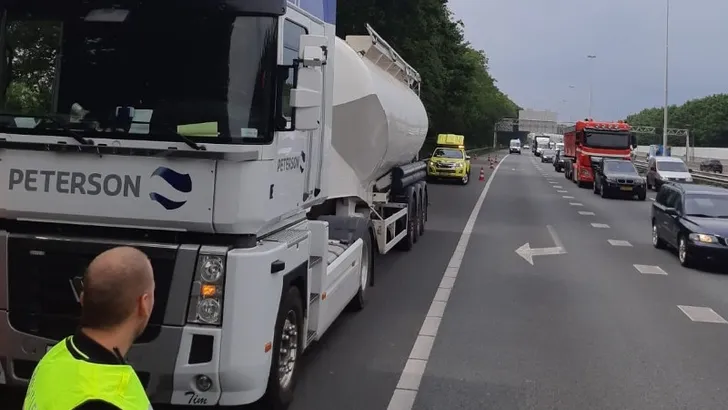 Vrachtwagen ruzie A20