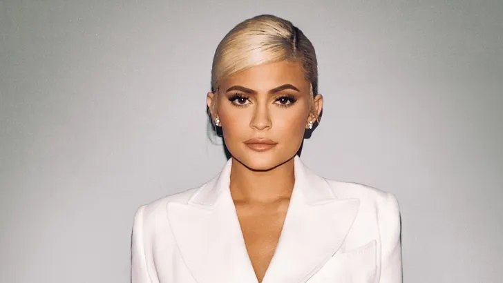 Kylie Jenner reageert op geruchten rondom Forbes-rel