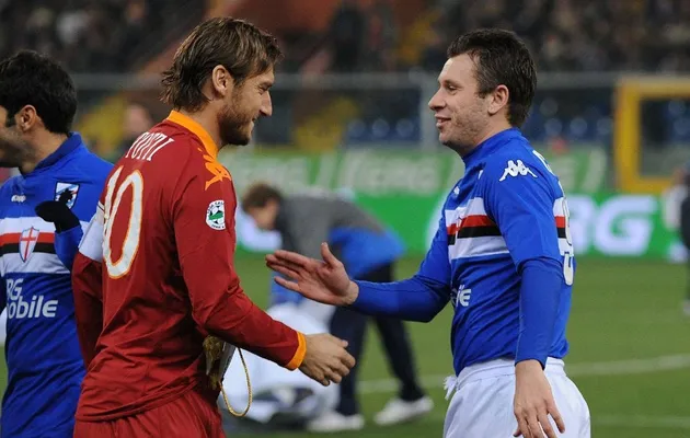 Met zijn grote voorbeeld Francesco Totti.