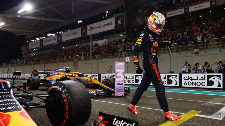 Geen straf voor Verstappen na eerste Mercedes-protest
