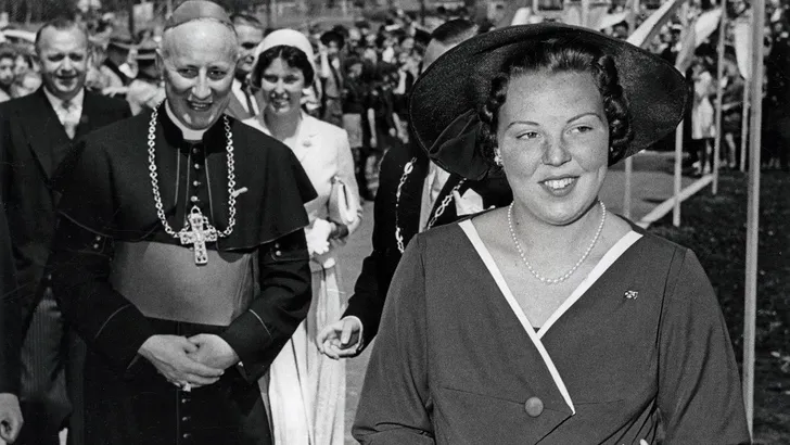 Prinses Beatrix: een ode aan haar hoeden 