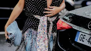 Outfit met sjaaltje om middel