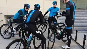Gespot: Nieuwe Rapha kleding voor Team Sky