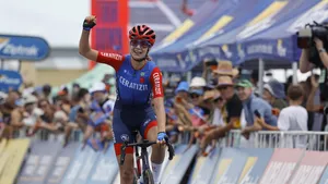 hengeveld wint solo in tour down under