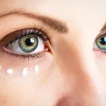 Caring for the skin around the eyes