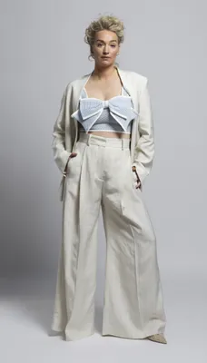 Oorbellen: Franky Amsterdam | Top: Elisabetta Franchi | Pak: & Other Stories