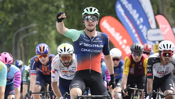Olav Kooij wint voor Decathlon.
