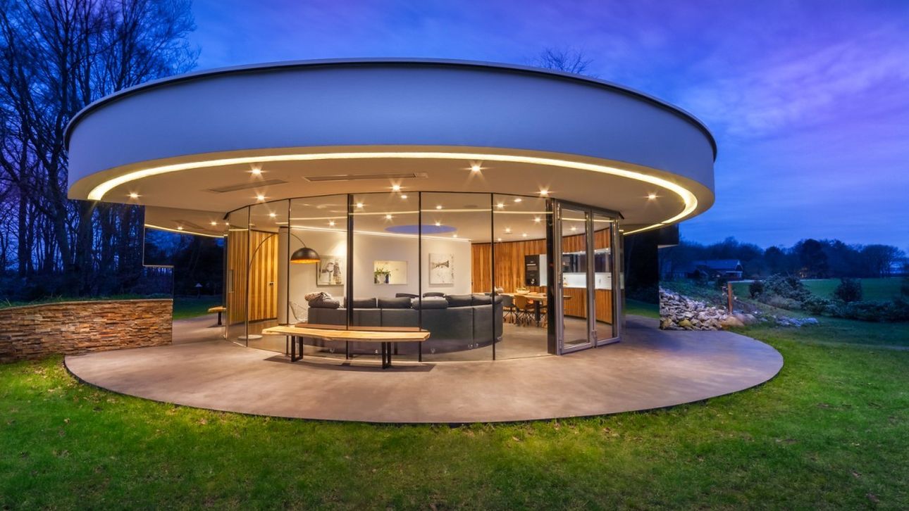 Deze Dikke 360 Graden Villa Staat Gewoon Hier In Nederland Playboy