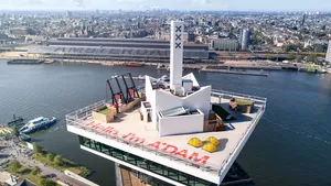 Kamperen op het dak van de A'DAM Toren; donderdag gaat het gebeuren