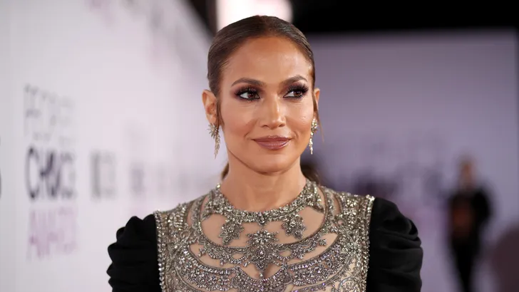 Pittig prijskaartje: de hair extentions van Jennifer Lopez kosten maar liefst 6.000 dollar