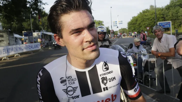 Dumoulin na derde nationale tijdrittitel: 'Slim dat ik afstapte in Zwitserland'