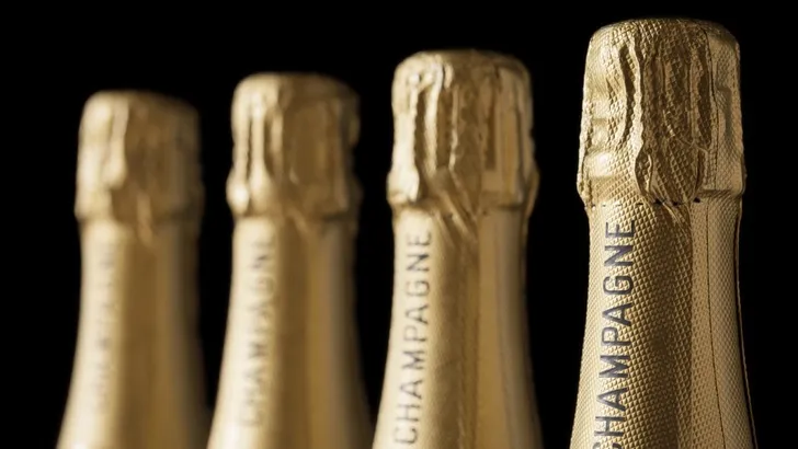 Waarom je champagne nooit in de koelkast moet zetten