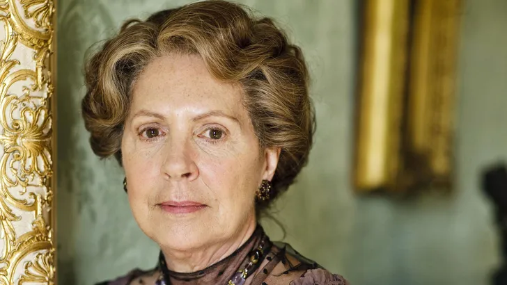 Penelope Wilton als Isobel Crawley