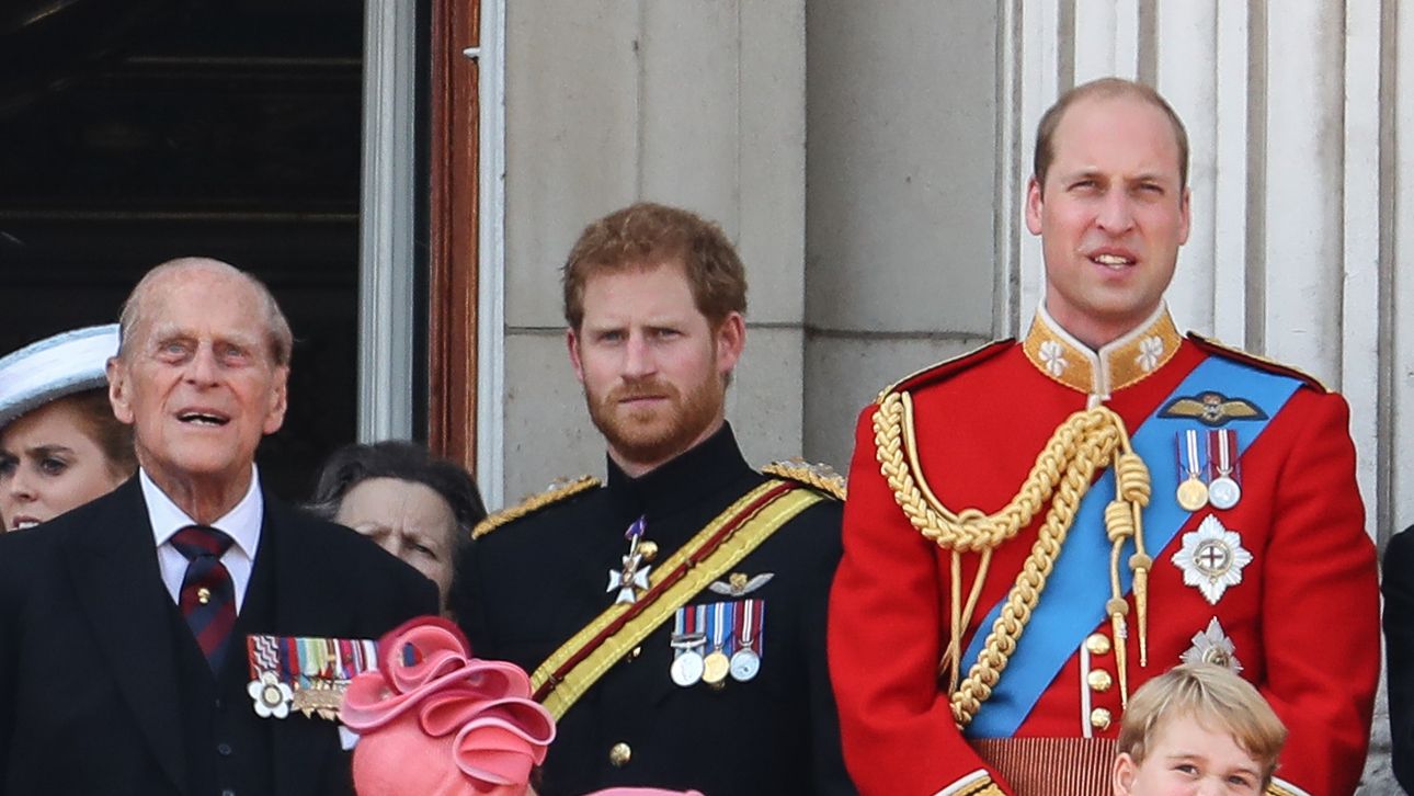 Dit is waarom iedereen het over deze oude foto van prins Philip heeft Beau Monde