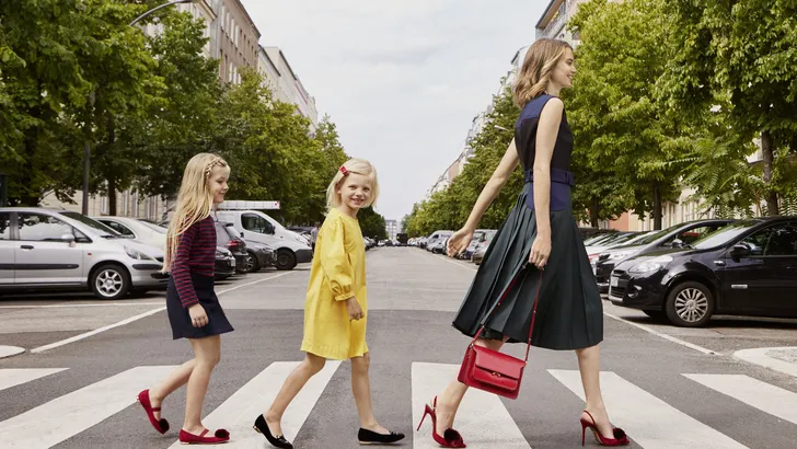 Hier haal je luxe matching designerschoentjes voor je kleine!