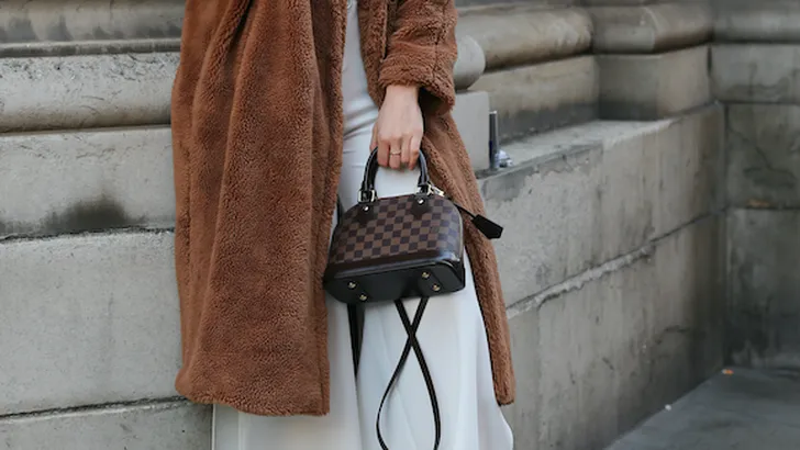 Dit is dé handtassentrend van dit seizoen