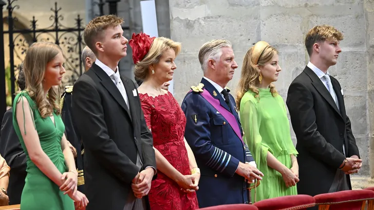 Foto van Belgische royals tijdens het Te Deum voor de Nationale Dag op 21 juli 2025.