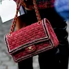 Er wordt maandelijks duizenden keren naar dit Chanel item gezocht op Google