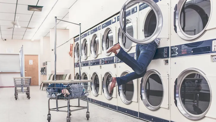 Vrouw verliest loterijlot met waarde van 26 miljoen dollar in wasmachine