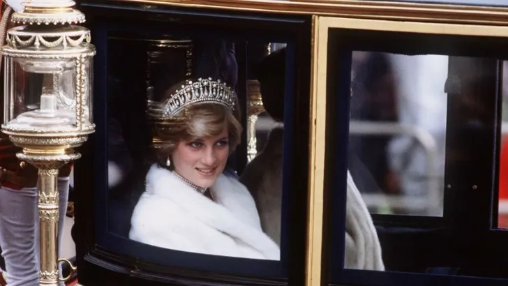 Zien: hertogin Kate in Diana's favoriete tiara! 