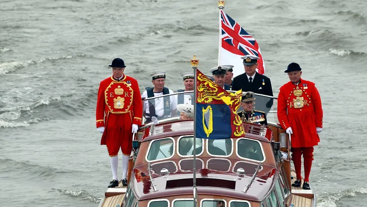 Royal Barge Queen Elizabeth