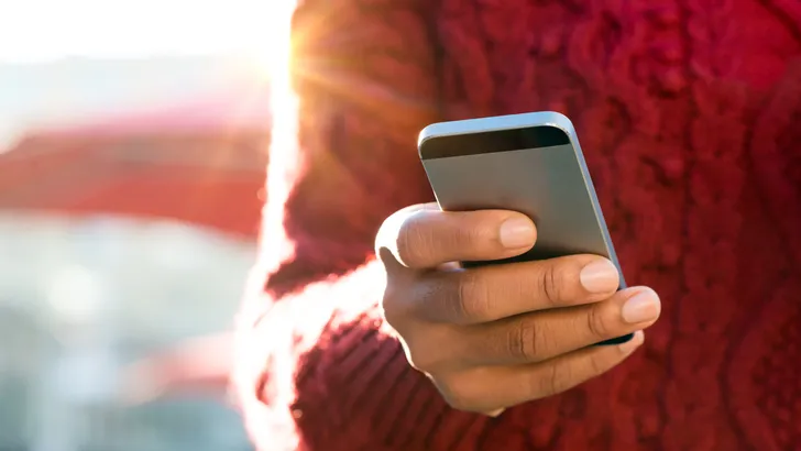 Valt jouw telefoon soms met 30% al uit? Hier komt het door