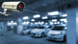 Deze parking hing vol camera’s, toch verdwenen er 27 luxeauto’s