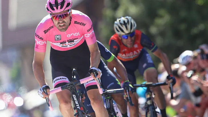 Eens of oneens: 'Het is niet slim dat Dumoulin zo veel vijanden maakt in het Giro-peloton'