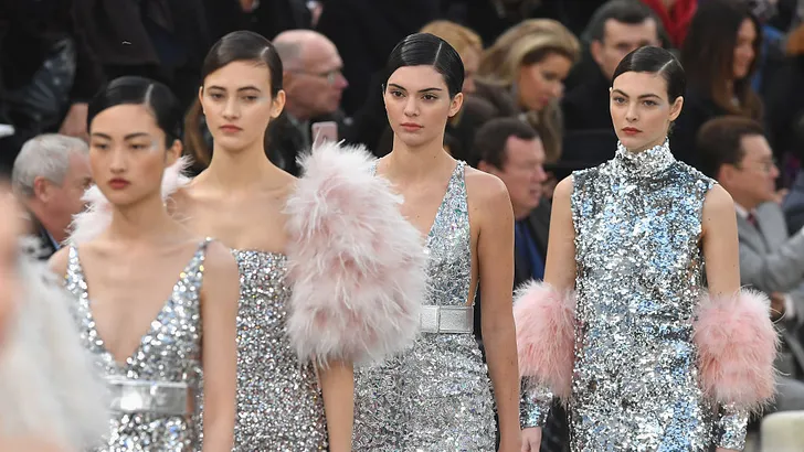 De mooiste beelden uit de Chanel Haute Couture SS17 show