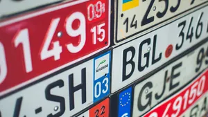 Illegaal souvenir: waarom een kenteken uit Noord-Korea goud waard is