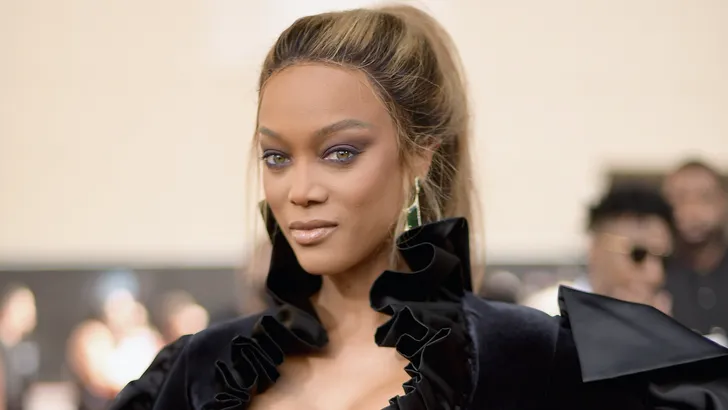 Dit is waarom Tyra Banks enorme spijt heeft van het delen van de allereerste foto van zoon