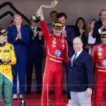 Prins Albert en Charles Leclerc, coureur voor Ferrari