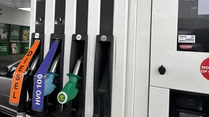Je tank kost ruim 100 euro, maar ergens wordt daar juist grof aan verdiend