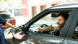 Man die verkeersboete krijgt