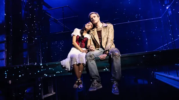 De hoofdrollen zijn weggelegd voor Thijs Snoek en Silvana Rocha 