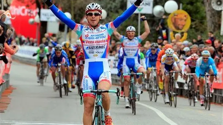 Felline winnaar openingsrit Coppi & Bartali
