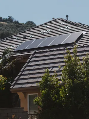 Hoeveel zonnepanelen zijn nodig om een huis van elektriciteit te voorzien?