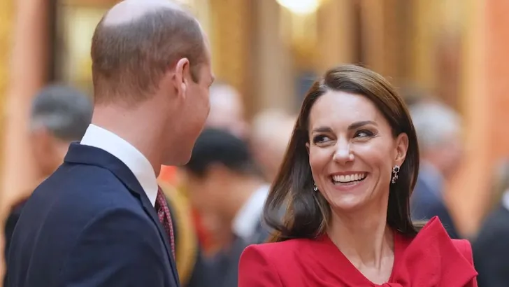 Royals &amp; Korean Guests View Royal Collection Exhibition