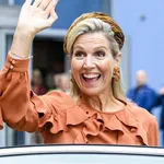 Máxima debuteert een nieuw, herfstig lookje