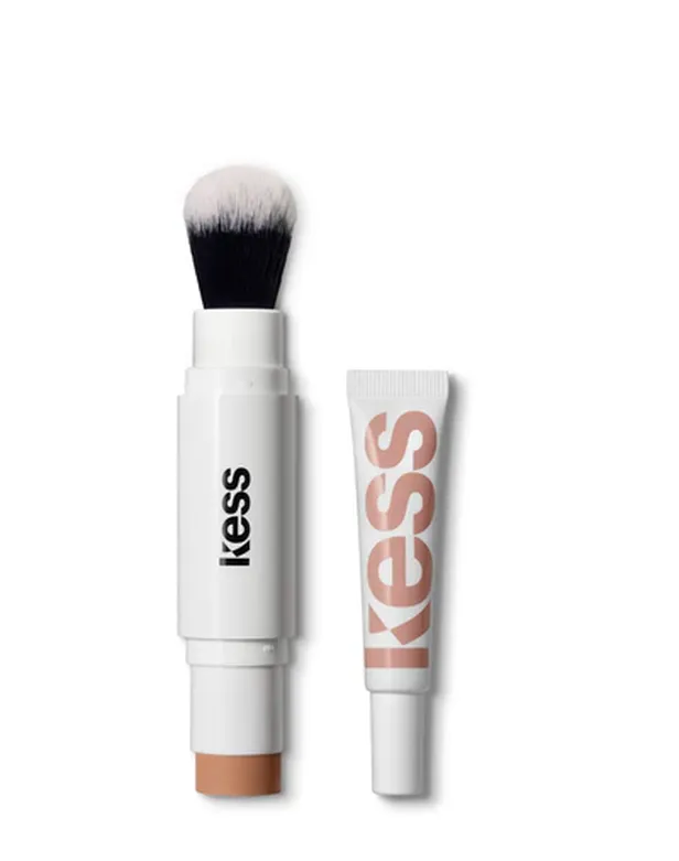 Je shopt jouw Duo Stick en Lip Gloss op de website van Kess Berlin.