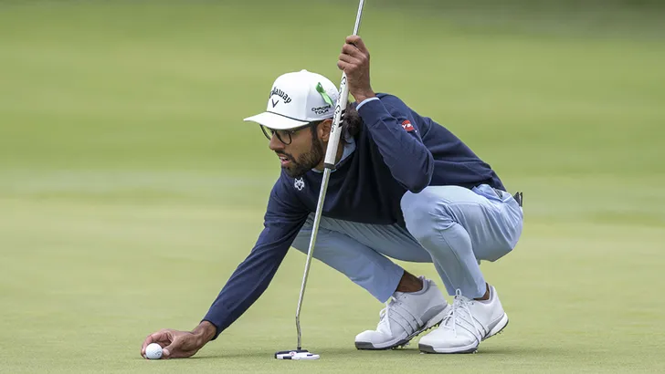 Bhatia gunt zege aan Davis met drieputt