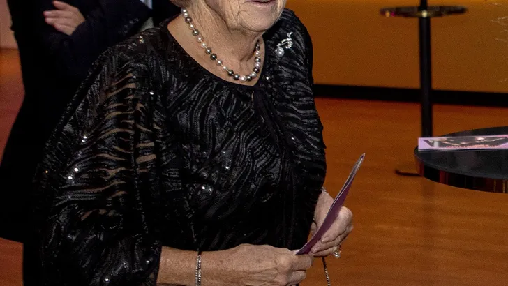 Prinses Beatrix viert een avond met Jiří Kylián